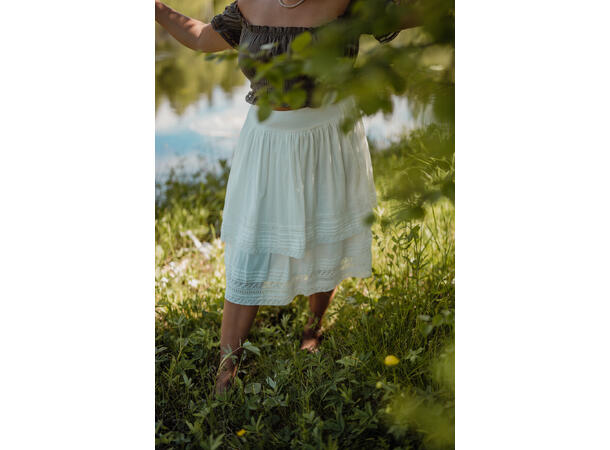 Synne Skirt White S Layered cotton skirt