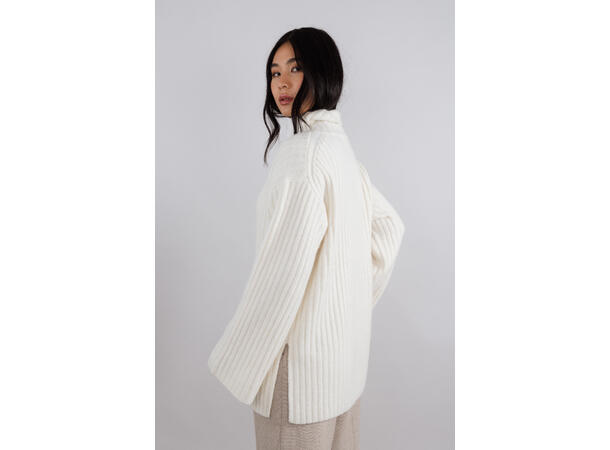 Vanya Sweater Cream M Rib knit t-neck 