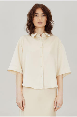 Kaya SS Shirt SS boxy satin shirt