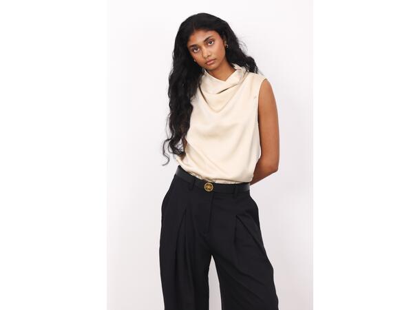 Ellinor Top Bleached Sand S Satin watefall top 