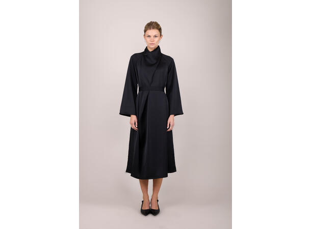 Garbo Dress Black M LS satin dress with twist 